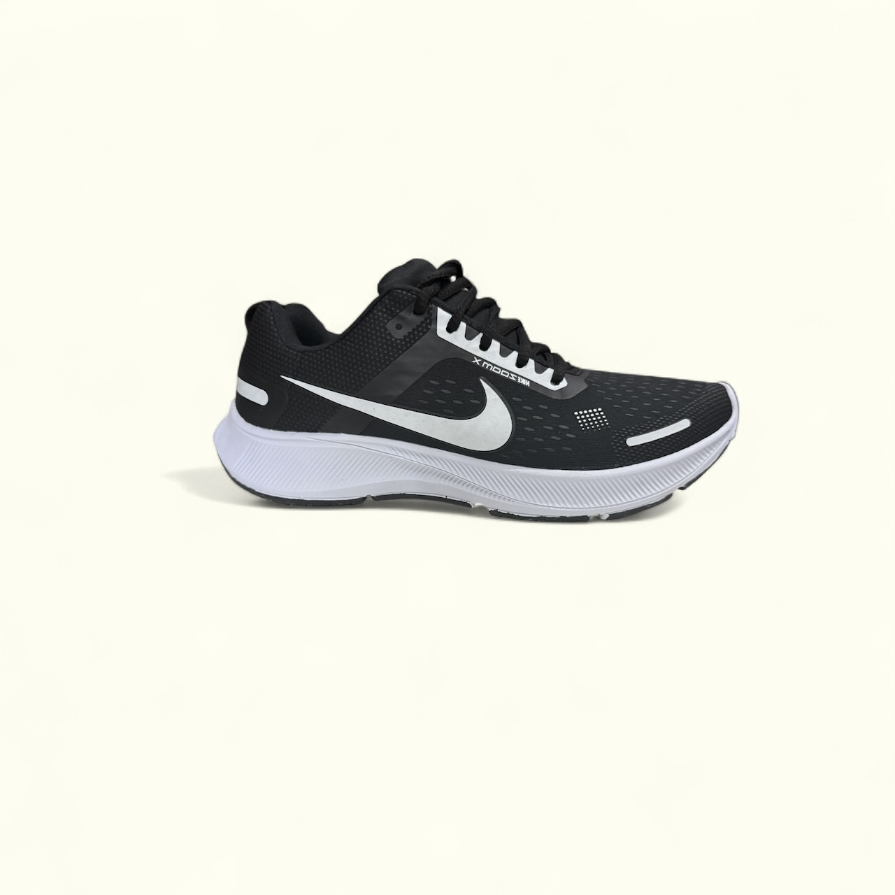 NIKE ZOOM X ( PRETO BRANCO)